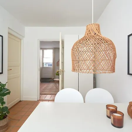 Danish Hygge Close To The Lakes Apartment *